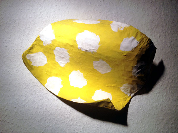 Kleines Wandst�ck gelb-wei�